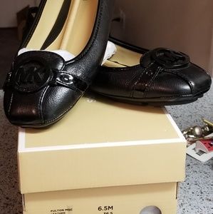 flat shoes